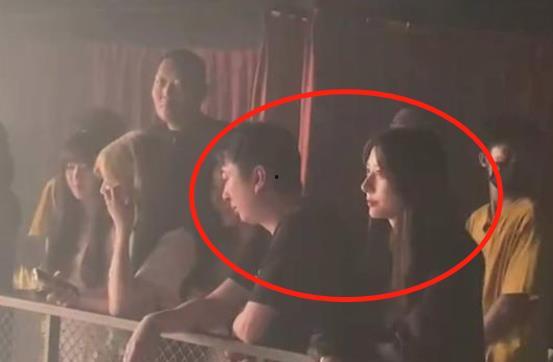 网红炸裂吃瓜事件近期,揭秘网络狂欢背后的真相